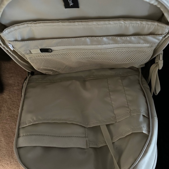 Thule Backpack - Picture 3 of 4